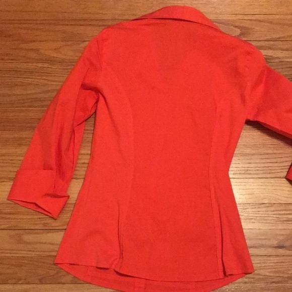 Investments Blouse in tomato Red. Size S Pin tuck detail in front Career wear - Picture 8 of 8
